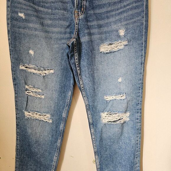 EUC H&M DIVIDED DISTRESSED JEANS HI RISE TAPERED SIZE 12 - Picture 7 of 14